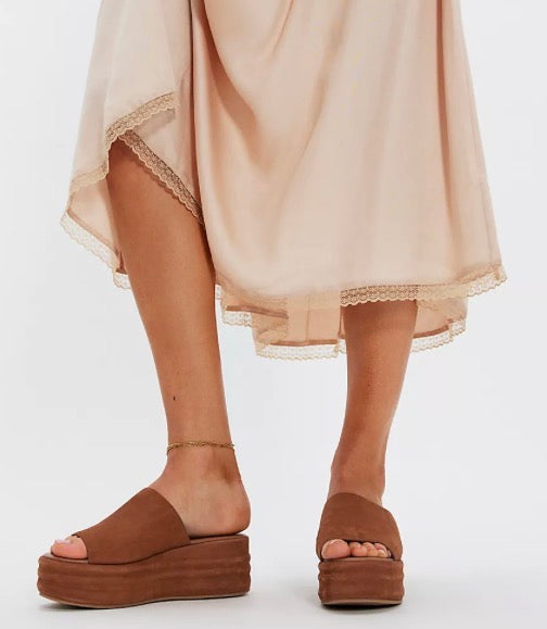 Free People                                                                                              Harbor Flatform Sandals