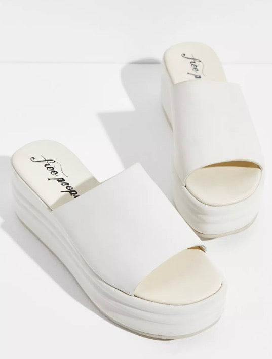 Free People                                                                                              Harbor Flatform Sandals