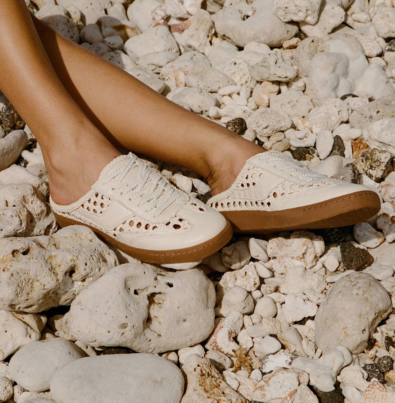 Dolce Vita                                                                                                 Notice Slide Woven Sneakers Off White Woven Stella
