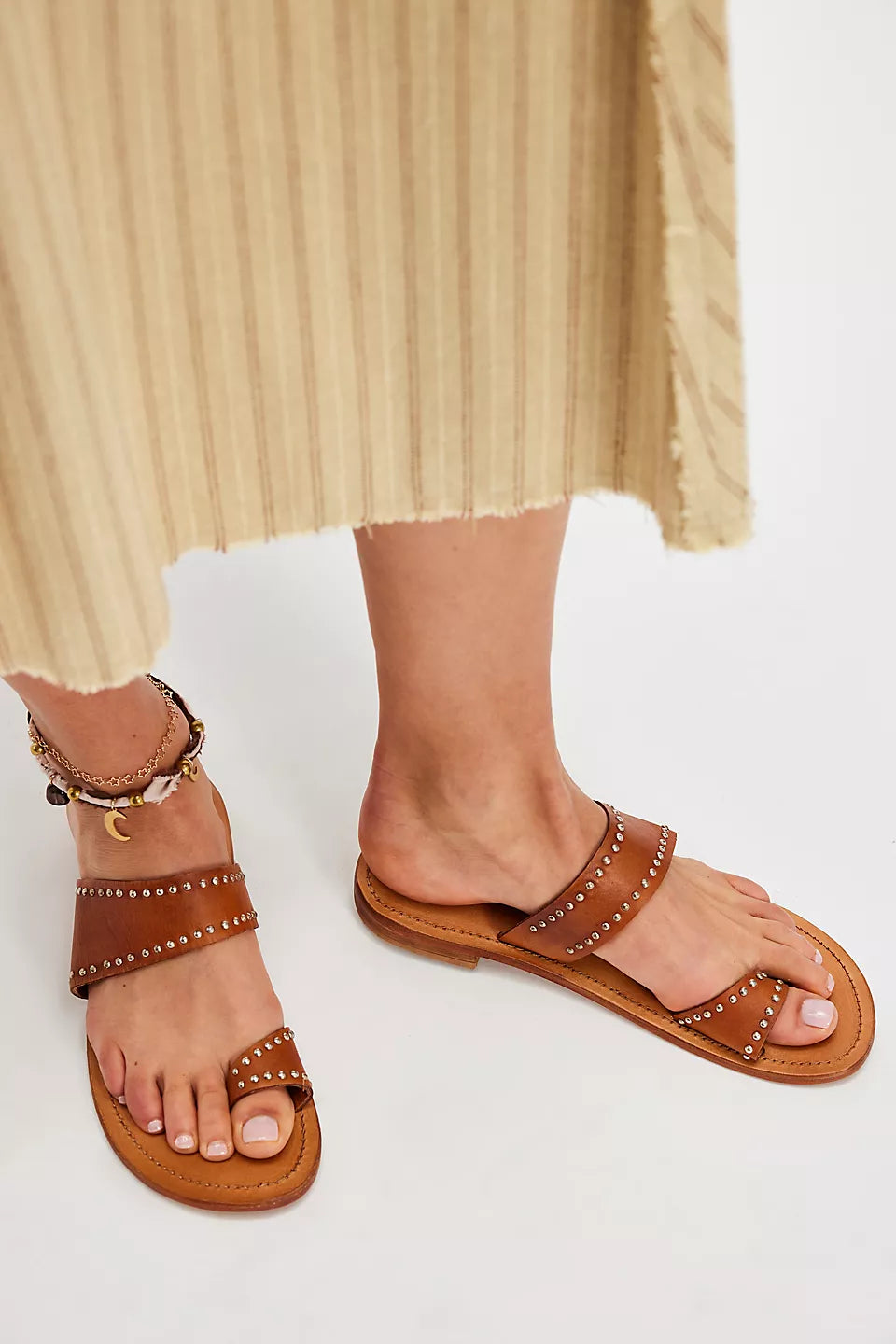Free People                                                                                            Amelie Tiny Stud Sandal (Cognac)